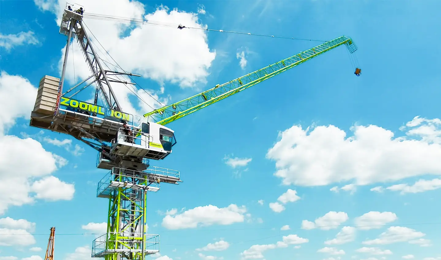 Zoomlion luffing crane L140 product image