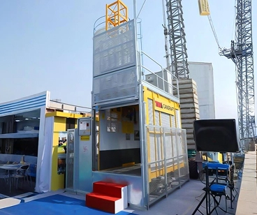 Passenger hoist product slider image