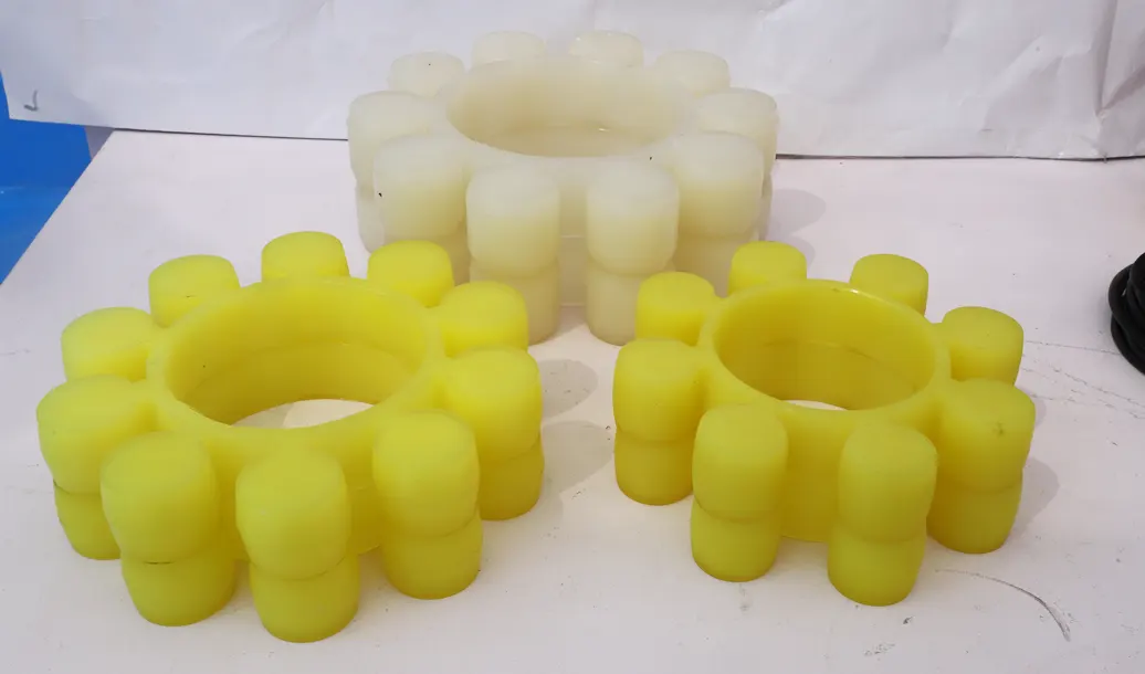 Elastic coupling for crane drive system