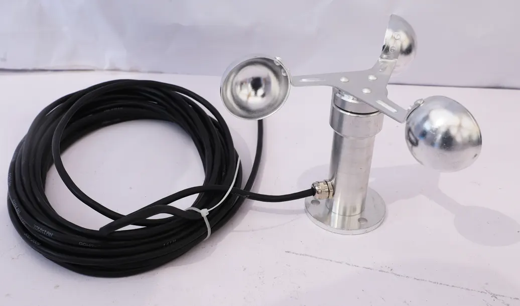 Intelligent anemometer for tower crane safety