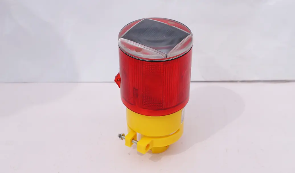 Solar aviation safety light